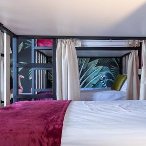 Dormitory Room Mixed