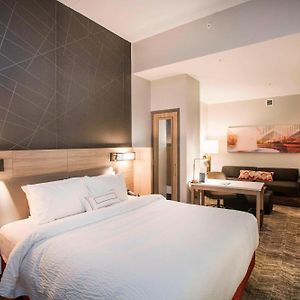King Suite Mobility accessible