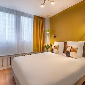 Deluxe Two-Bedroom Apartment