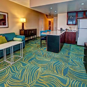 VIP One-Bedroom King Suite