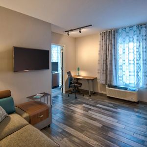 One-Bedroom King Suite
