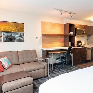 Queen Room Adapted Tub Mobility Accessible