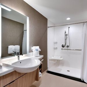 Queen Suite