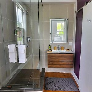 Budget King Room
