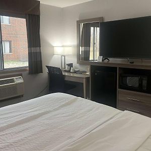 Queen Room Mobility accessible