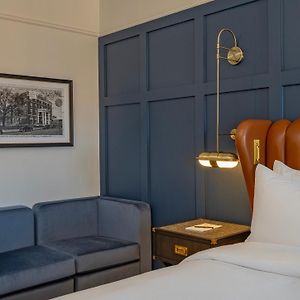 Tradition King Room Mobility or hearing accessible