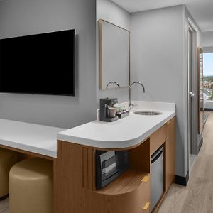 One-Bedroom Queen Suite Mobility accessible