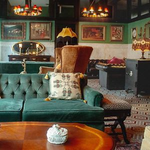 Vintage Single Room