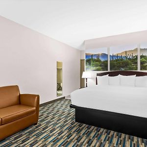 King Room Poolside or Non-Smoking No Pets Allowed