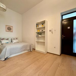 Gracia Apartment House