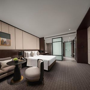 Grand King Room