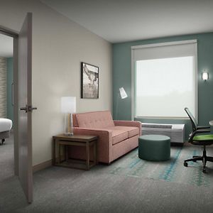 One-Bedroom King Suite Bath Tub Mobility Accessible