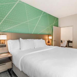 King Suite Mobility accessible