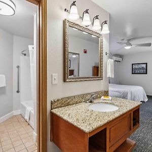 Double Room – No Exterior Windows