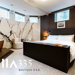 Deluxe Double Room Bath