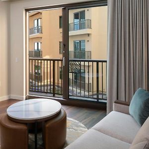 One-Bedroom King Suite