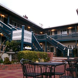 Carmel Wayfarer Inn