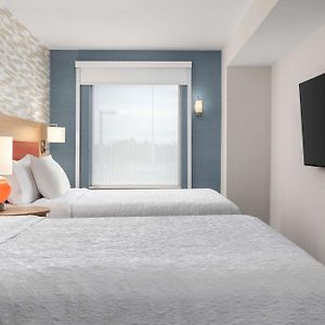 One-Bedroom Queen Suite