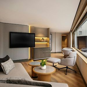 Executive One-Bedroom King Suite