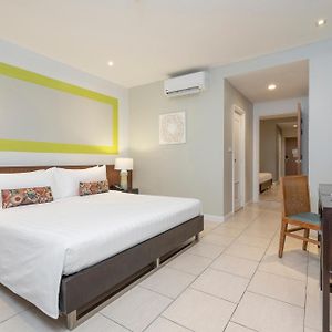 Urban King Room