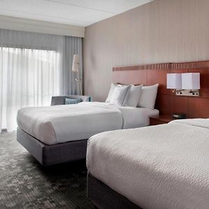Queen Room 2 Queen Beds