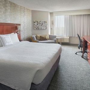 King Room Mobility or hearing accessible