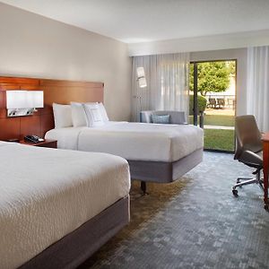 Queen Room Mobility or hearing accessible