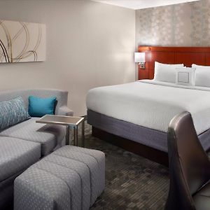 King Room Mobility or hearing accessible