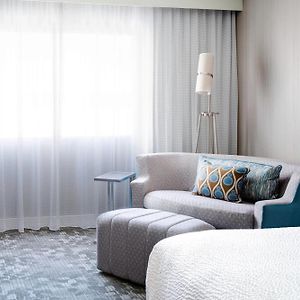 Executive King Room Sofa Bed