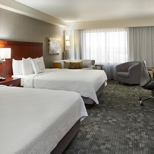 Large Queen Room