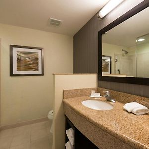 1 Bedroom 2 room Suite 1 King Sofa bed