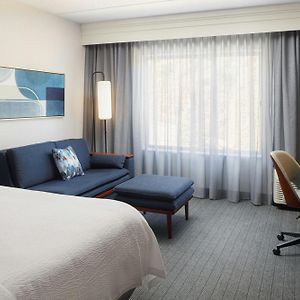 Queen Room Hearing Accesible