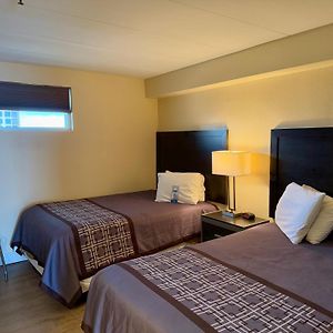 Efficiency One-Bedroom Oceanfront Room