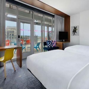 Lower Floors Queen Room