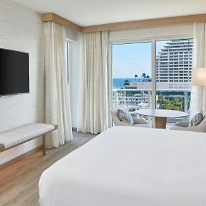 Oceanview Balcony Guest room 1 King Ocean view