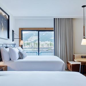 Queen Room Mobility or hearing accessible
