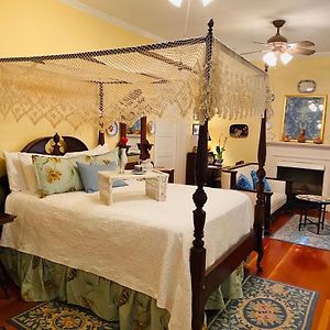 Magnolia Cottage Bed And Breakfast