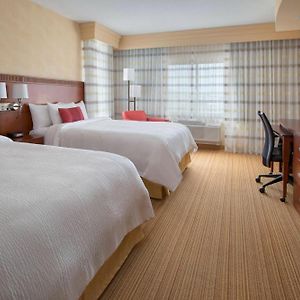 Queen Room Mobility or hearing accessible