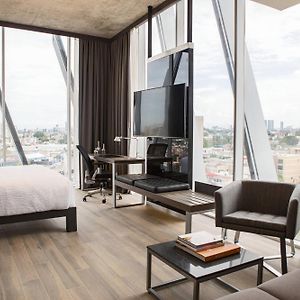 Corner King Room
