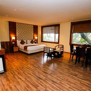 One-Bedroom King Suite