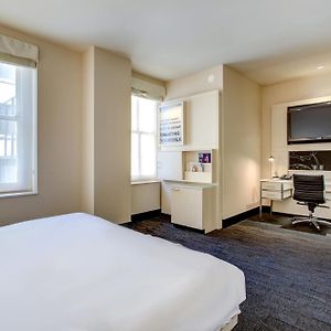 Deluxe  Room Mobility accessible