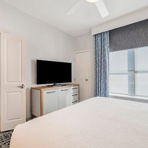 Two Bedroom Suite One King Two Queen Beds Non-Smoking