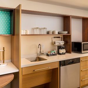Studio Suite Two Queen Beds Tub Mobility Access
