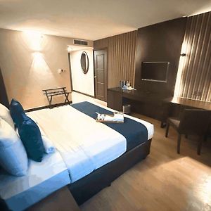 1 King Bed Mobility Accessible Room Superior Non-Smoking