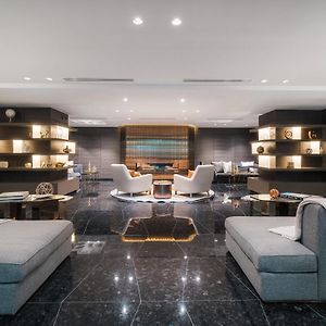 Paradox Vancouver