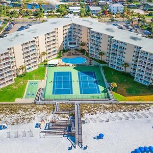 One-Bedroom Oceanfront Apartment