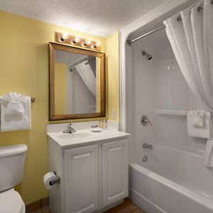 Partial Ocean View Queen Room
