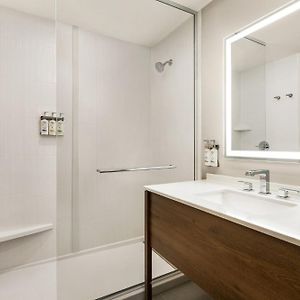 King Studio Suite
