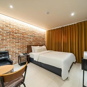 Premium King Room