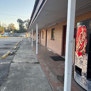 Royal Arms Motel